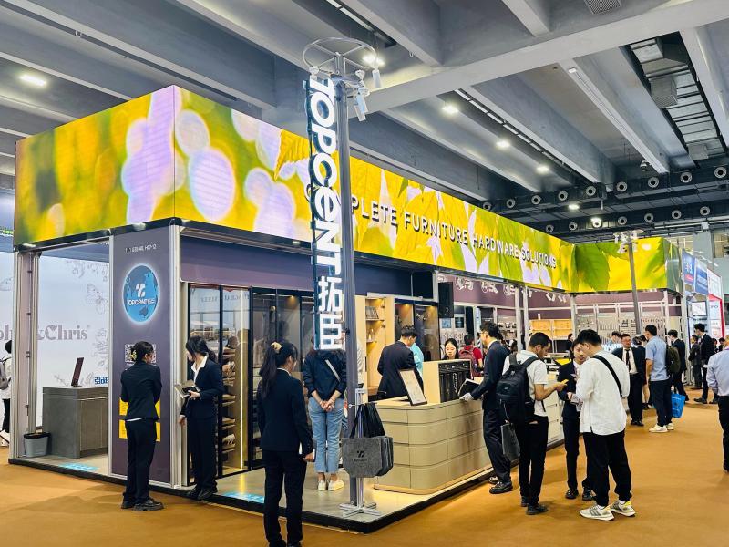 广东拓臣科技发展有限公司的第137届获奖广交会展位设计装修图片