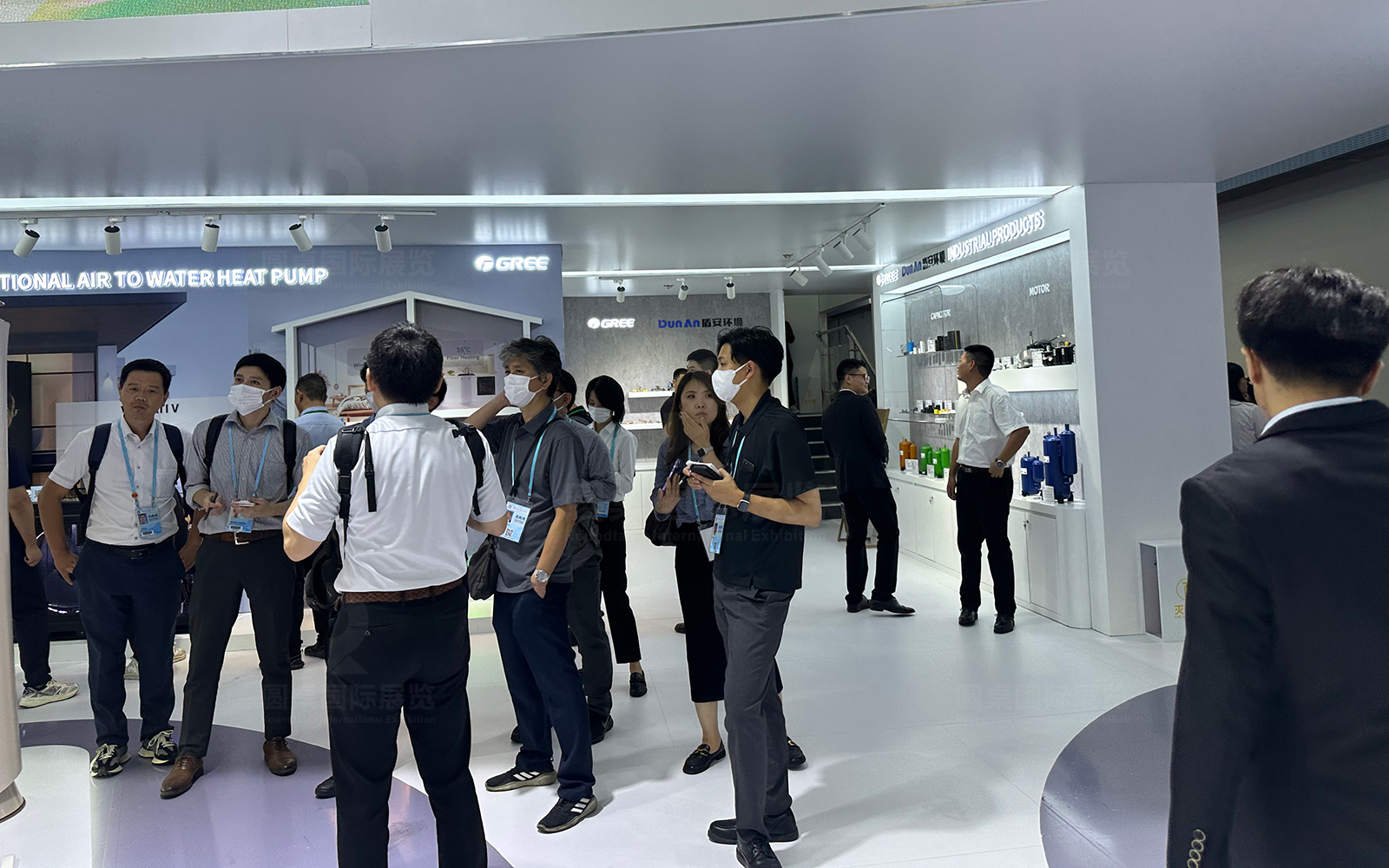 广交会双层展厅的开幕效果鉴赏