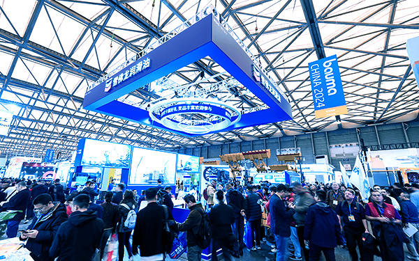 如何通过展台设计布置提升展位的客户参与度？