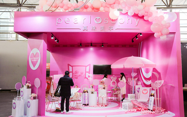 婚博会展位布置策略：7大招编织粉红色的浪漫婚礼