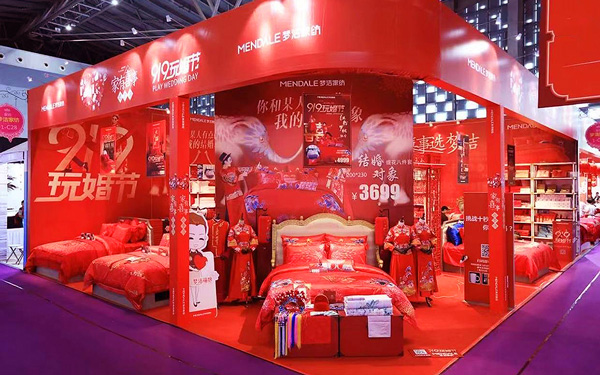 在展览会展台搭建设计中，如何解码行业视觉符号？