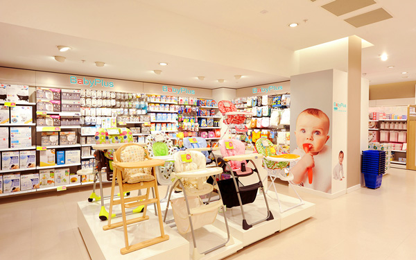 怎么样利用暖光打造一个适合母婴的温馨展位设计？