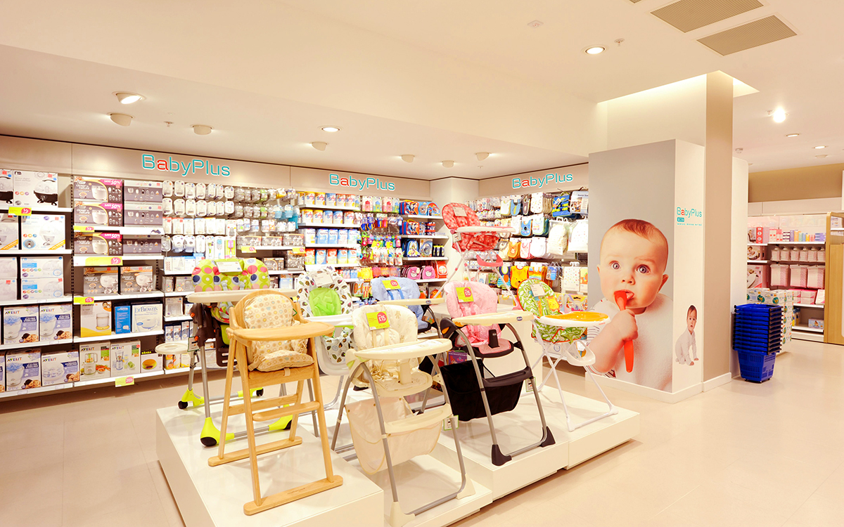 利用暖光打造一个适合母婴的温馨展位设计