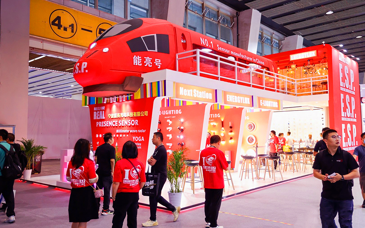 通过广州光亚展展台布置来营造独特氛围的4个小妙招