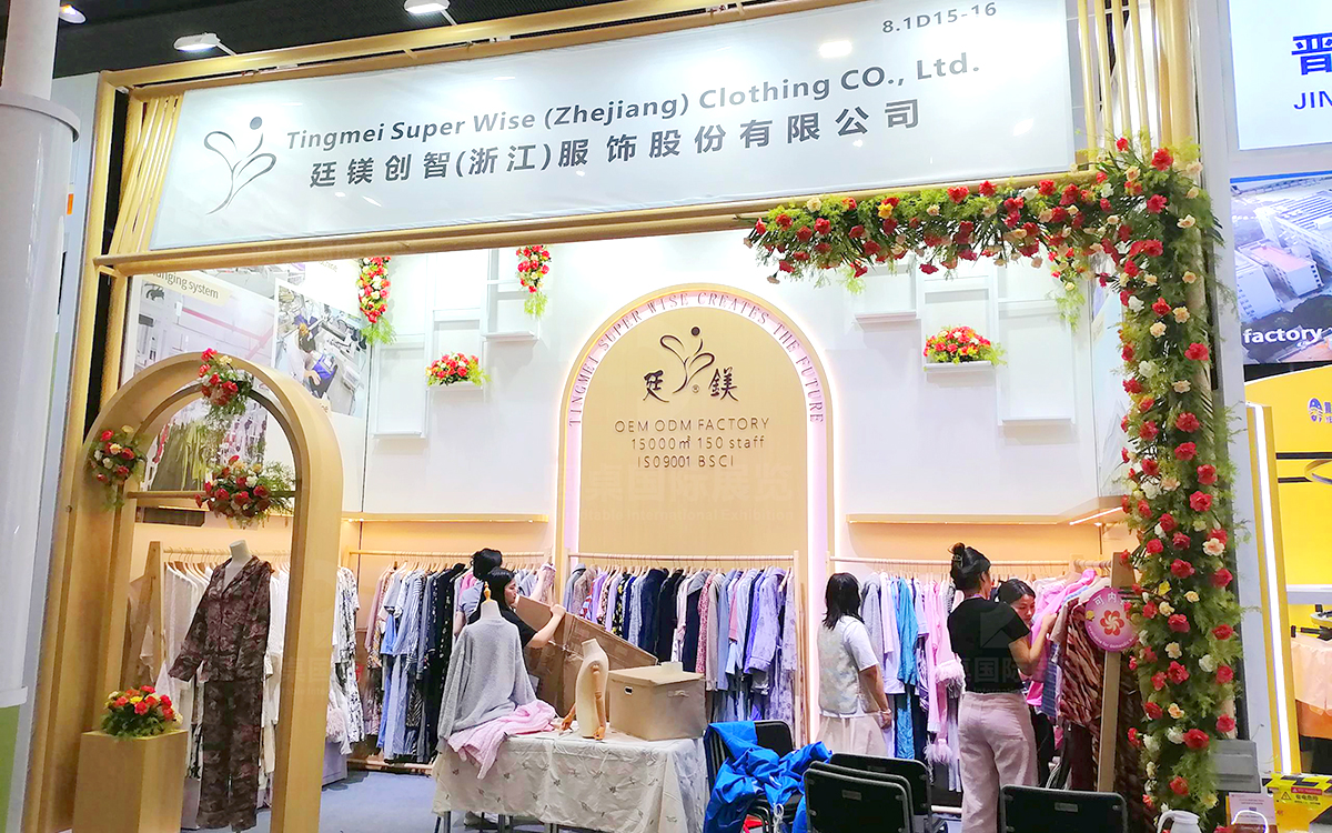 在上海展位设计装修中，选易清洁的展示道具