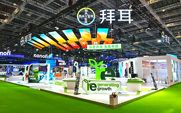 在香港展位布置中,如何用灯光设计打造梦幻氛围?